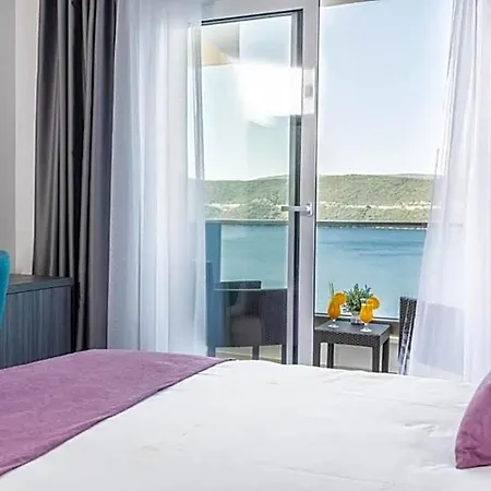 Novum 4* Неум
